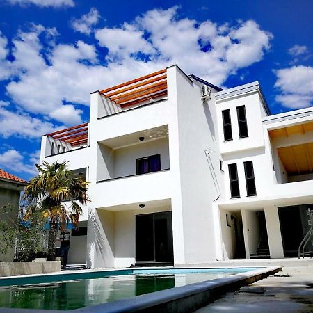 Apartments Star With Pool Биоград на Мору Екстериор снимка