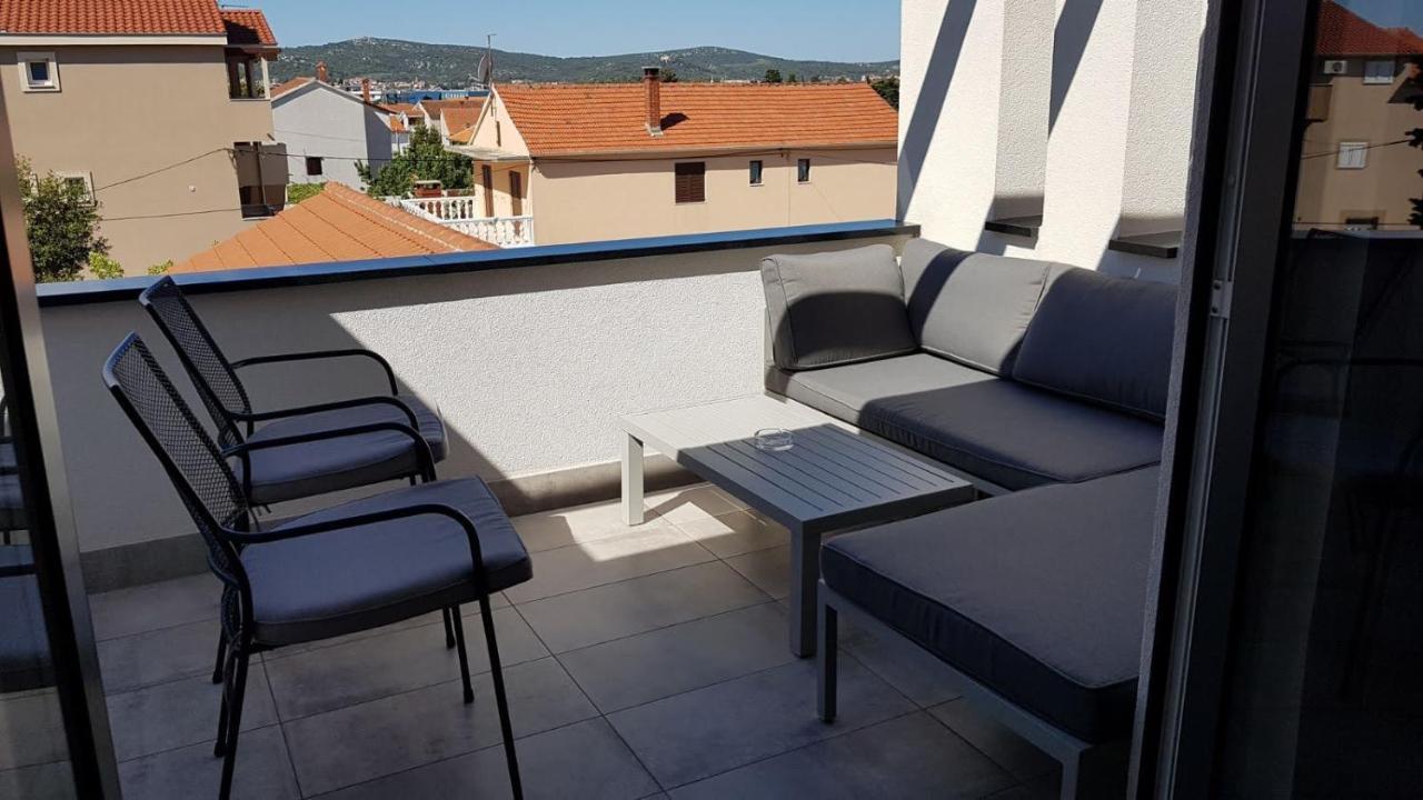 Apartments Star With Pool Биоград на Мору Екстериор снимка