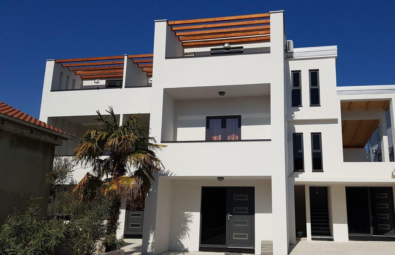 Apartments Star With Pool Биоград на Мору Екстериор снимка