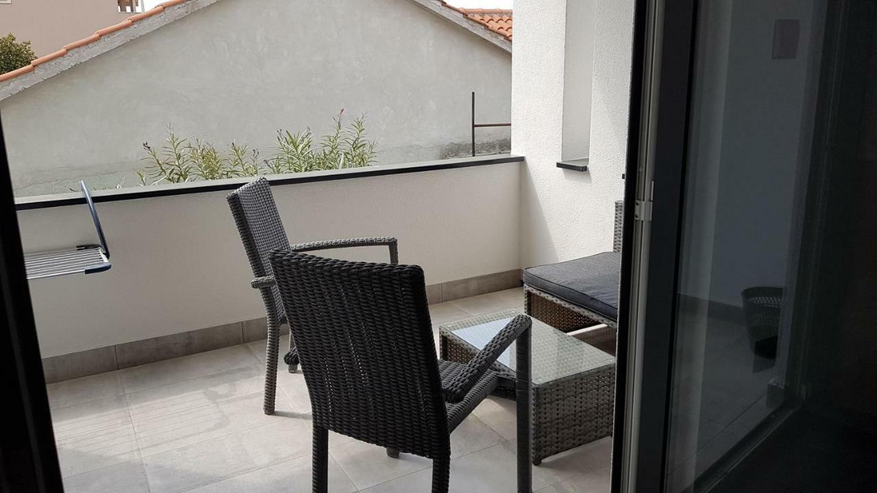 Apartments Star With Pool Биоград на Мору Екстериор снимка