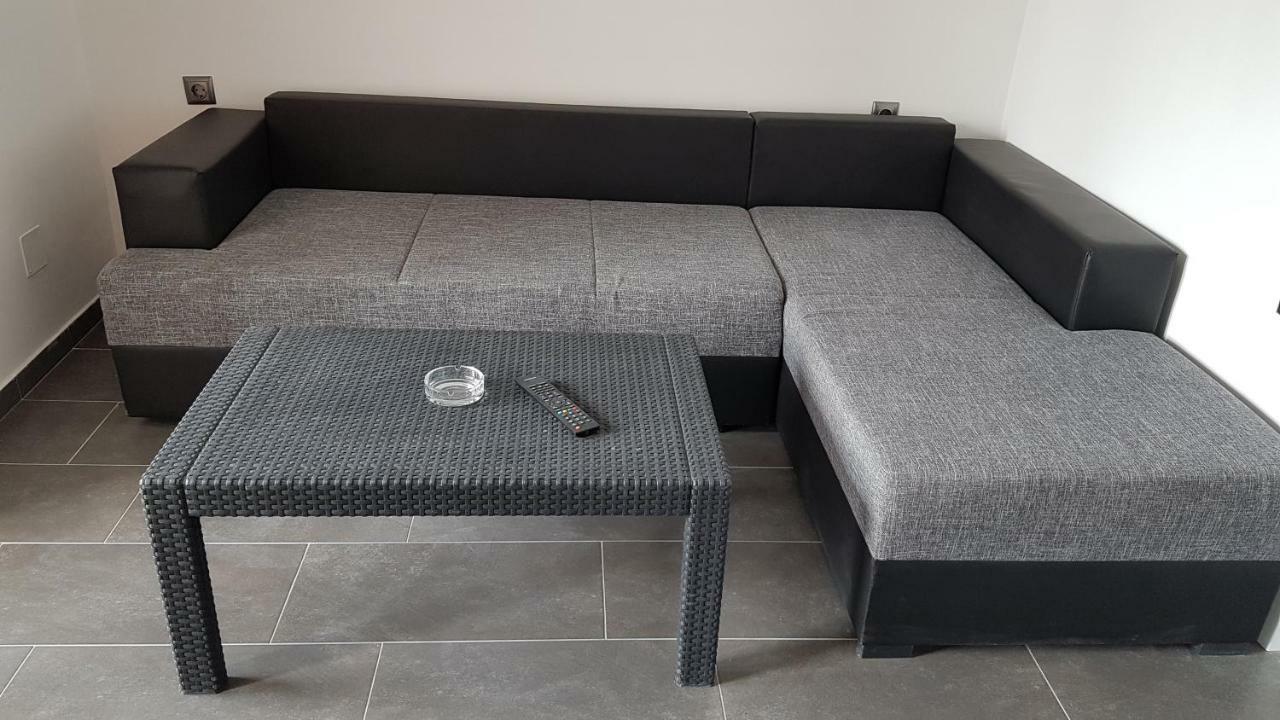 Apartments Star With Pool Биоград на Мору Екстериор снимка