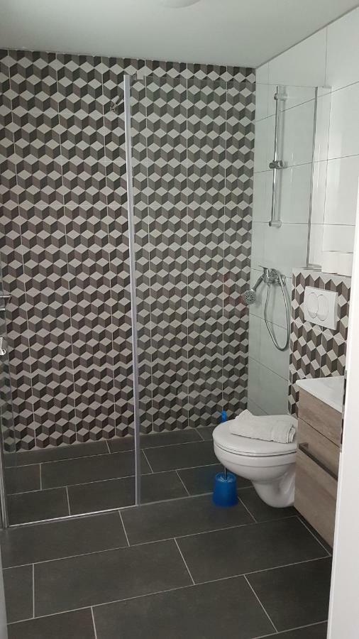 Apartments Star With Pool Биоград на Мору Екстериор снимка