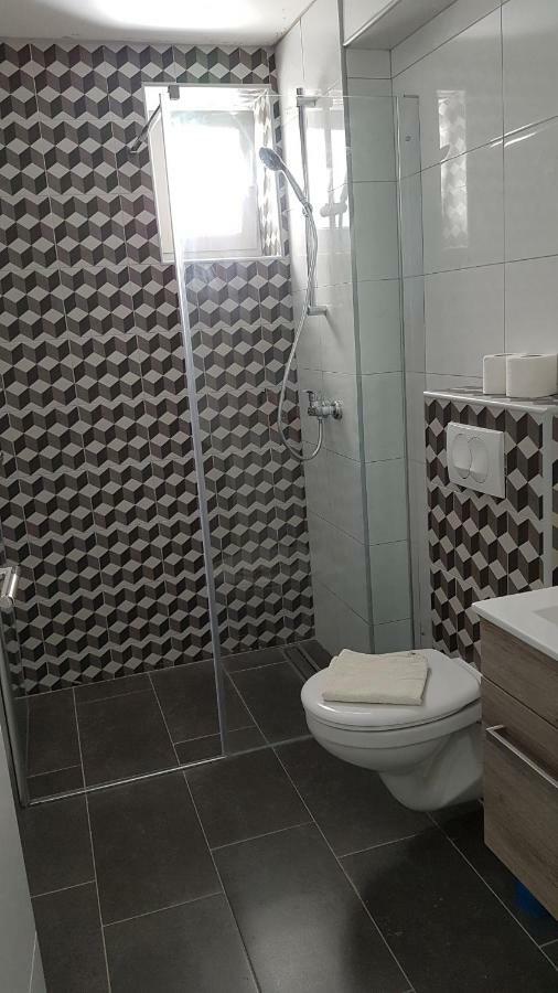 Apartments Star With Pool Биоград на Мору Екстериор снимка