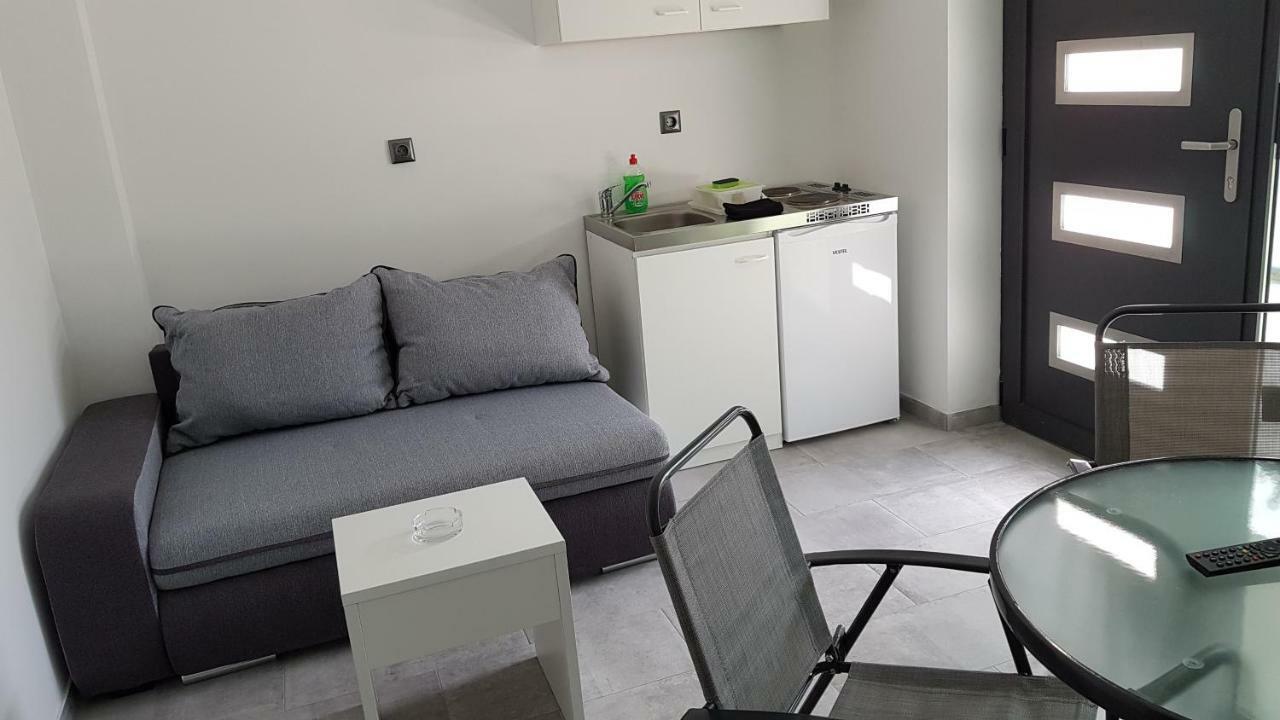 Apartments Star With Pool Биоград на Мору Екстериор снимка