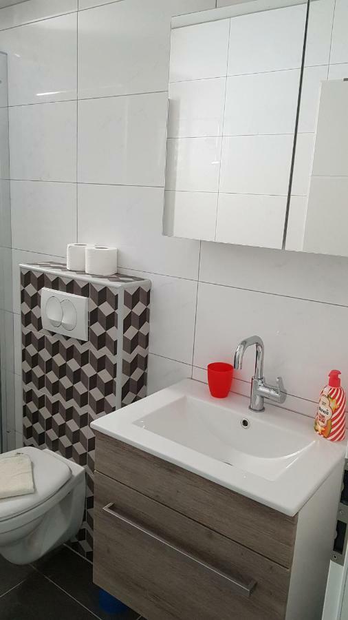 Apartments Star With Pool Биоград на Мору Екстериор снимка