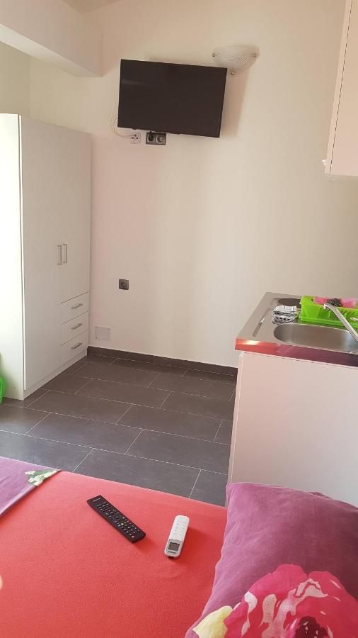 Apartments Star With Pool Биоград на Мору Екстериор снимка