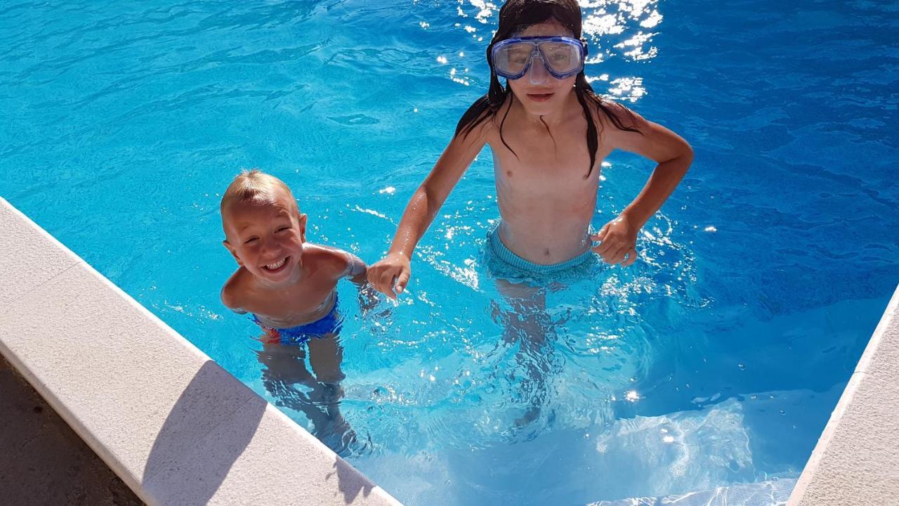 Apartments Star With Pool Биоград на Мору Екстериор снимка