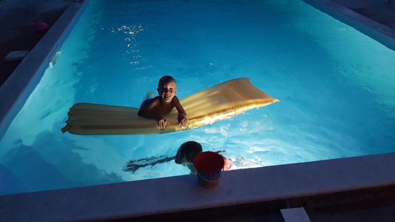 Apartments Star With Pool Биоград на Мору Екстериор снимка