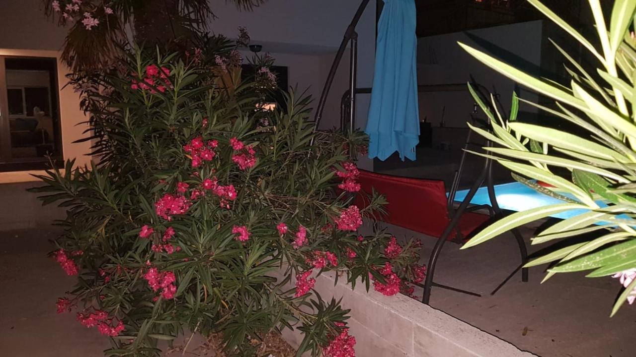 Apartments Star With Pool Биоград на Мору Екстериор снимка