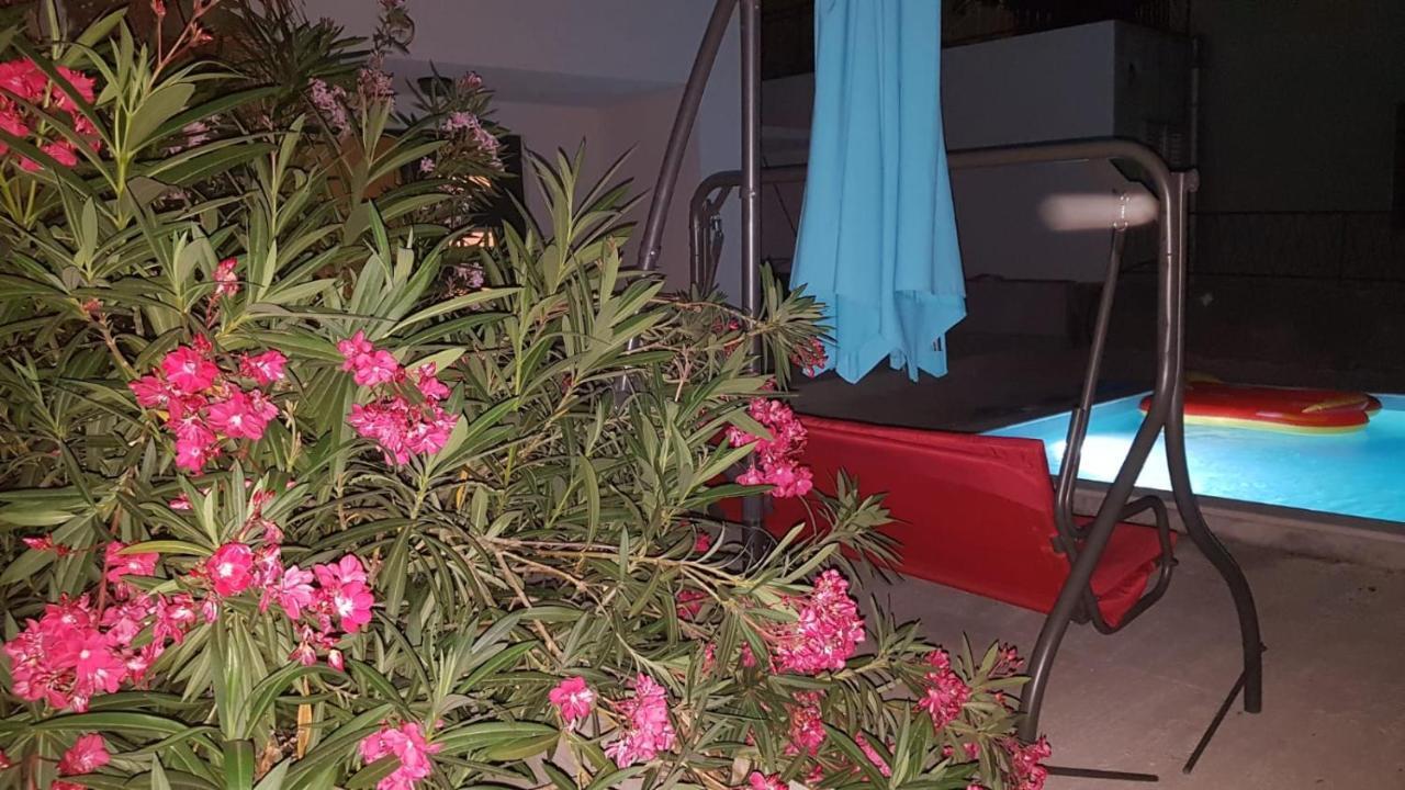Apartments Star With Pool Биоград на Мору Екстериор снимка
