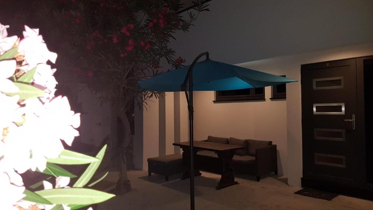 Apartments Star With Pool Биоград на Мору Екстериор снимка
